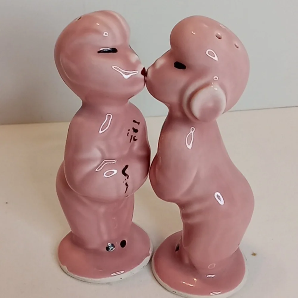 Vintage Kissing Couple Pink Glaze Salt And Pepper Shakers